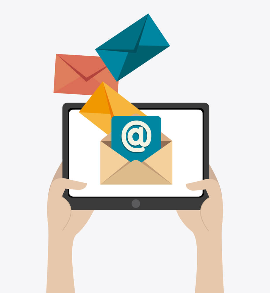 e-mail ilustracao, maos segurando ipad, simbolo de email dentro